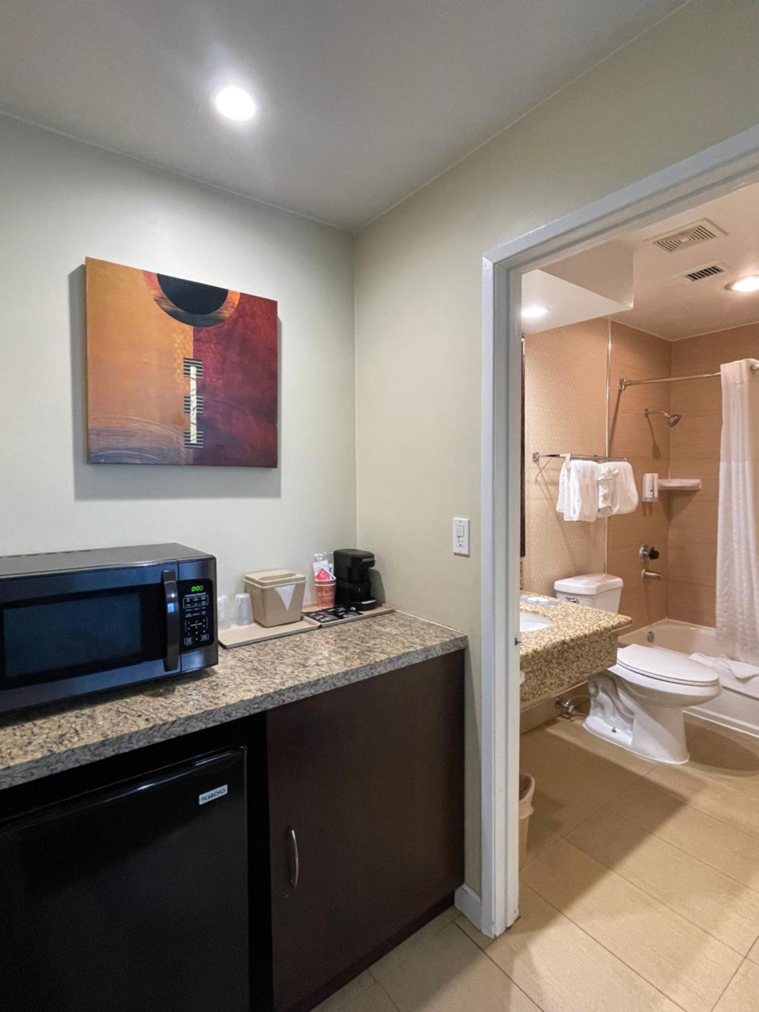 Quality Inn Ontario Airport Convention Center Room photo