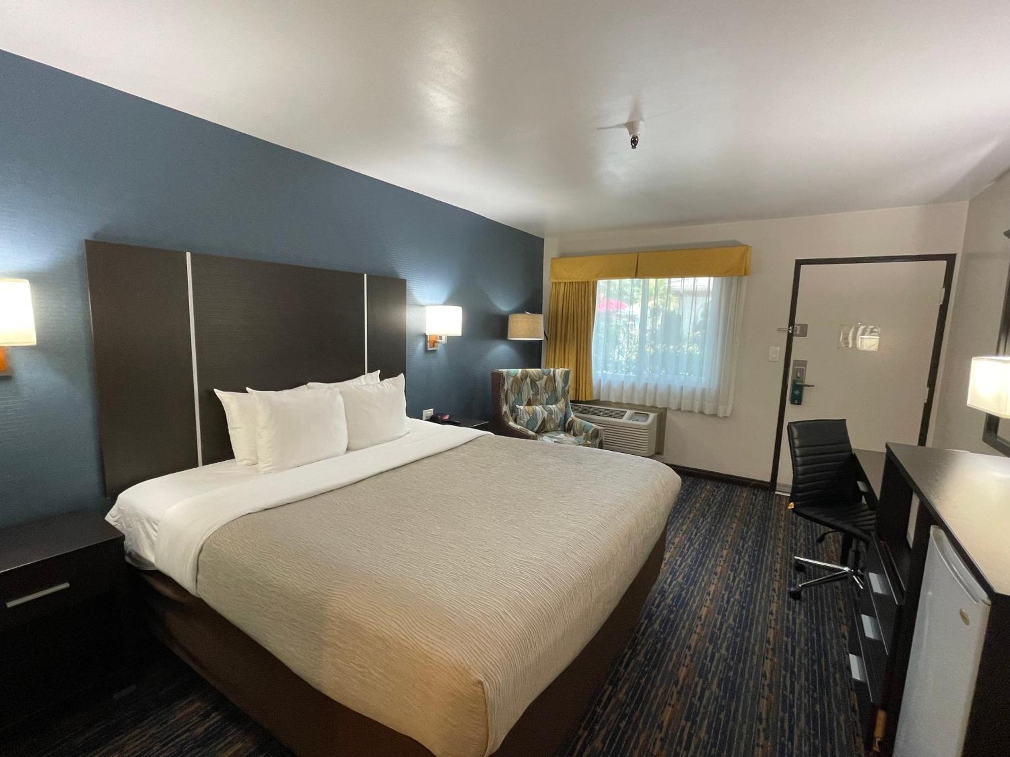 Quality Inn Ontario Airport Convention Center Exterior photo