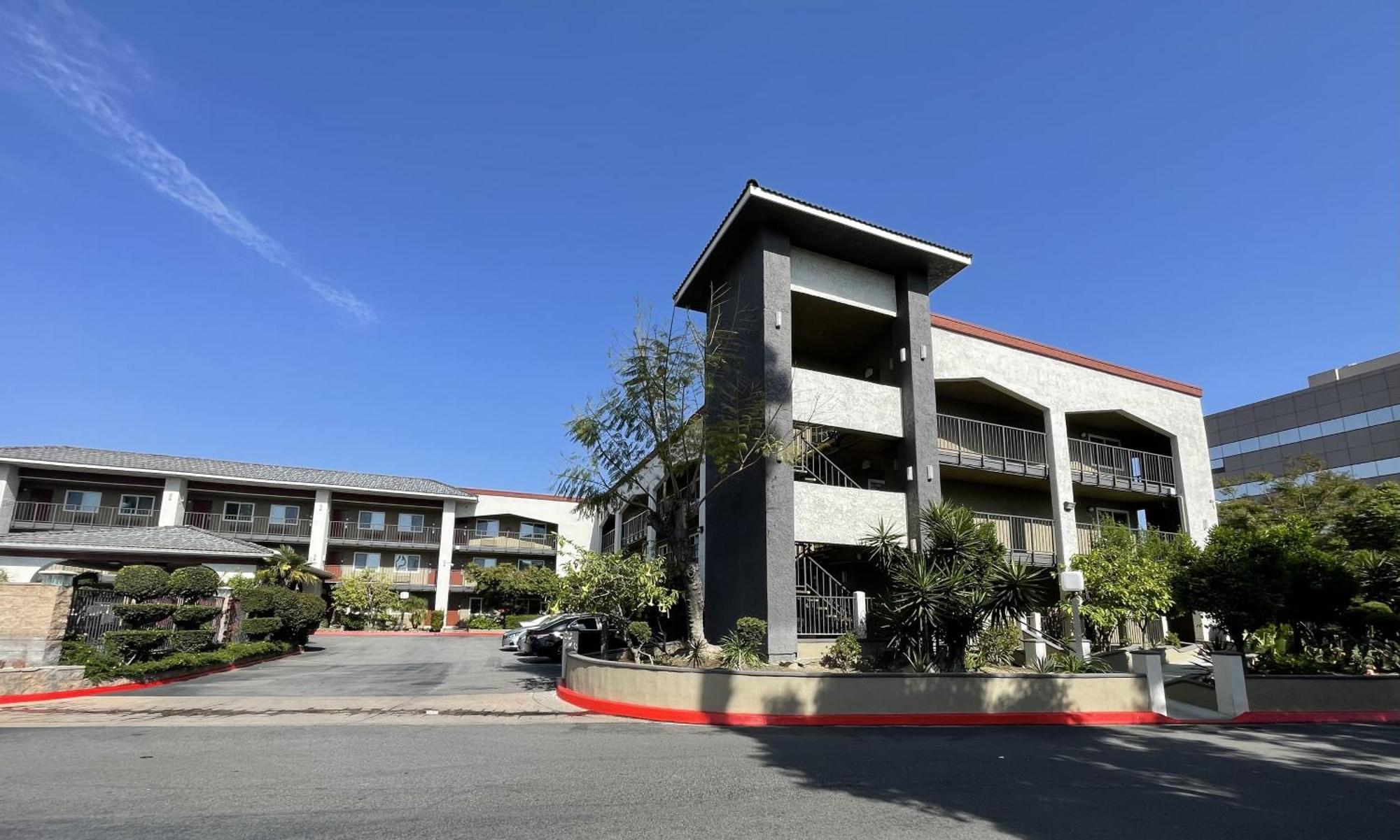 Quality Inn Ontario Airport Convention Center Exterior photo