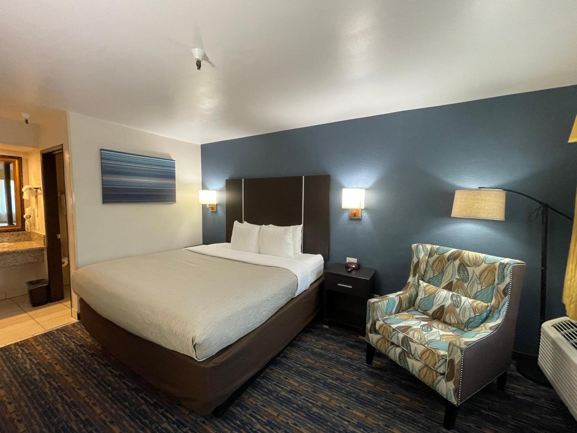 Quality Inn Ontario Airport Convention Center Room photo