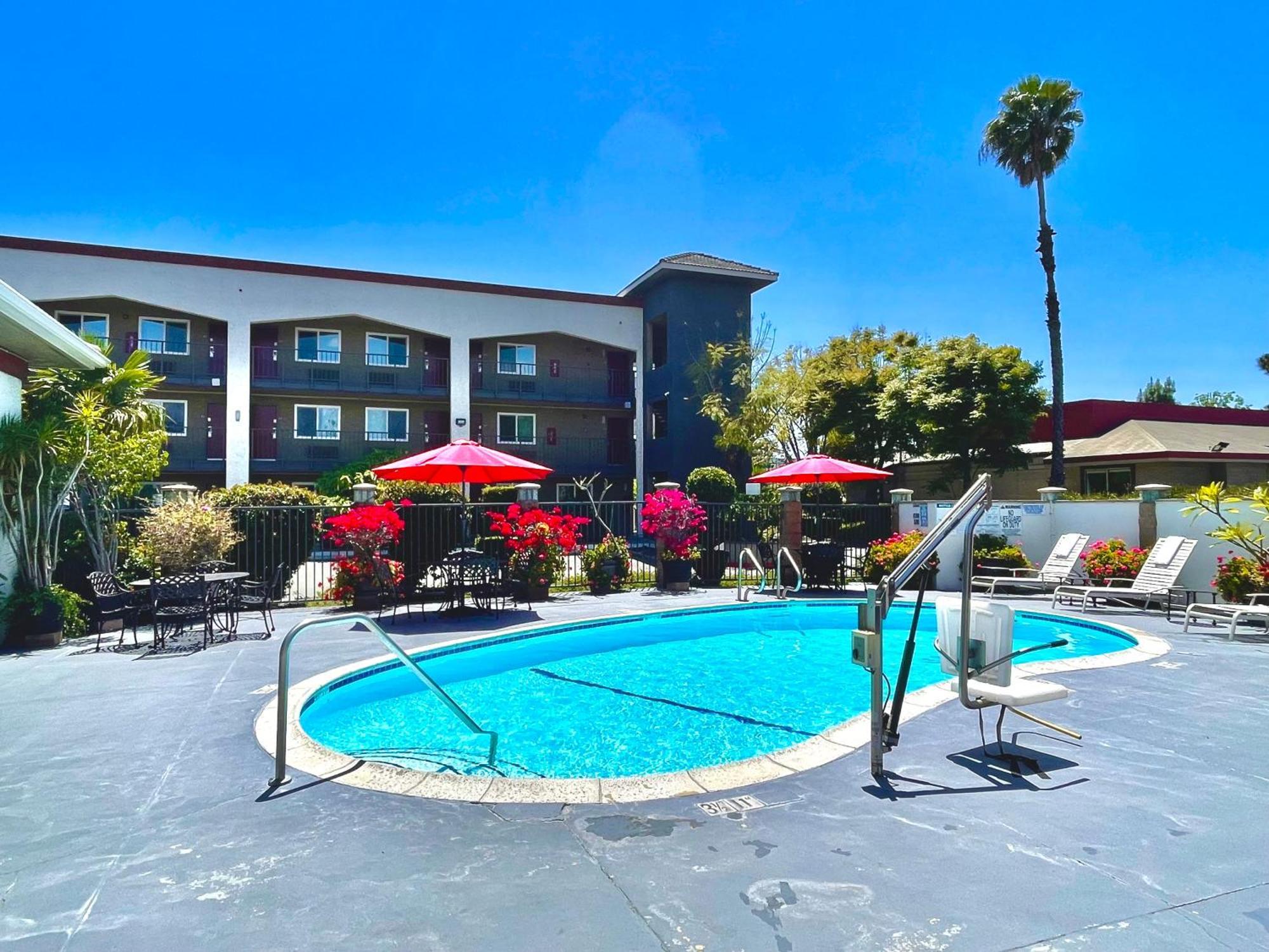 Quality Inn Ontario Airport Convention Center Exterior photo