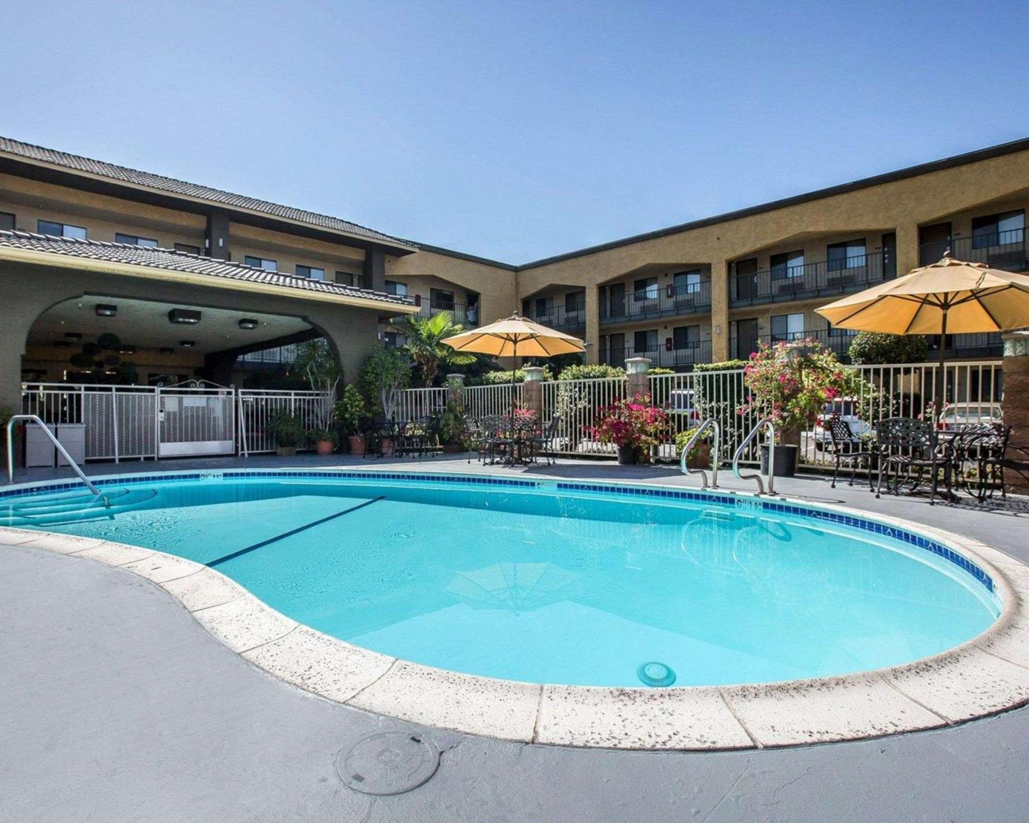 Quality Inn Ontario Airport Convention Center Exterior photo