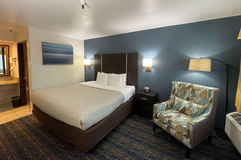 Quality Inn Ontario Airport Convention Center Room photo