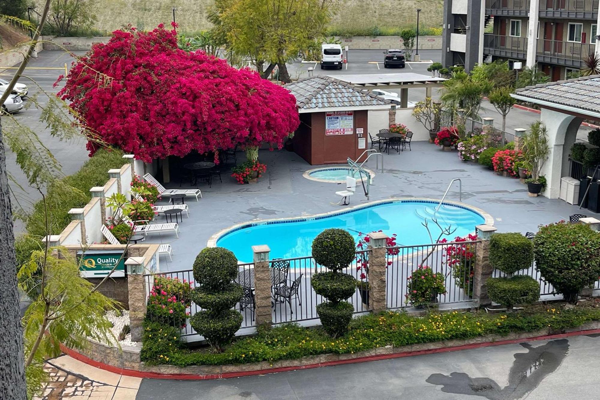 Quality Inn Ontario Airport Convention Center Exterior photo
