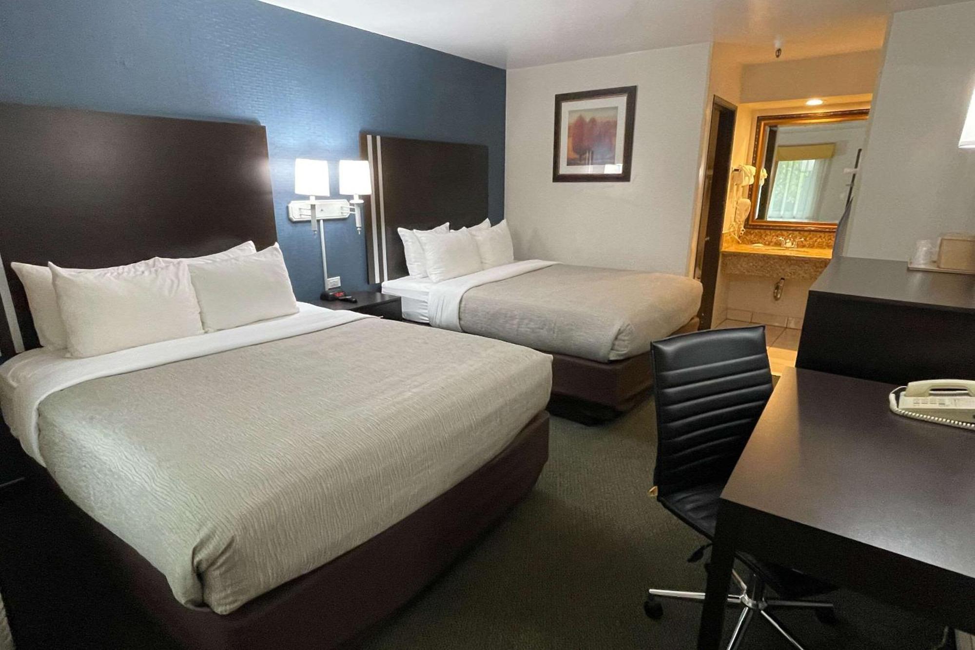 Quality Inn Ontario Airport Convention Center Exterior photo