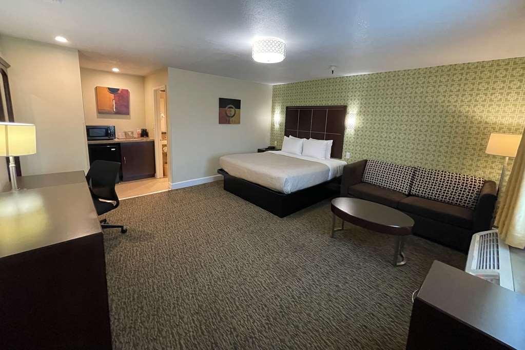 Quality Inn Ontario Airport Convention Center Room photo