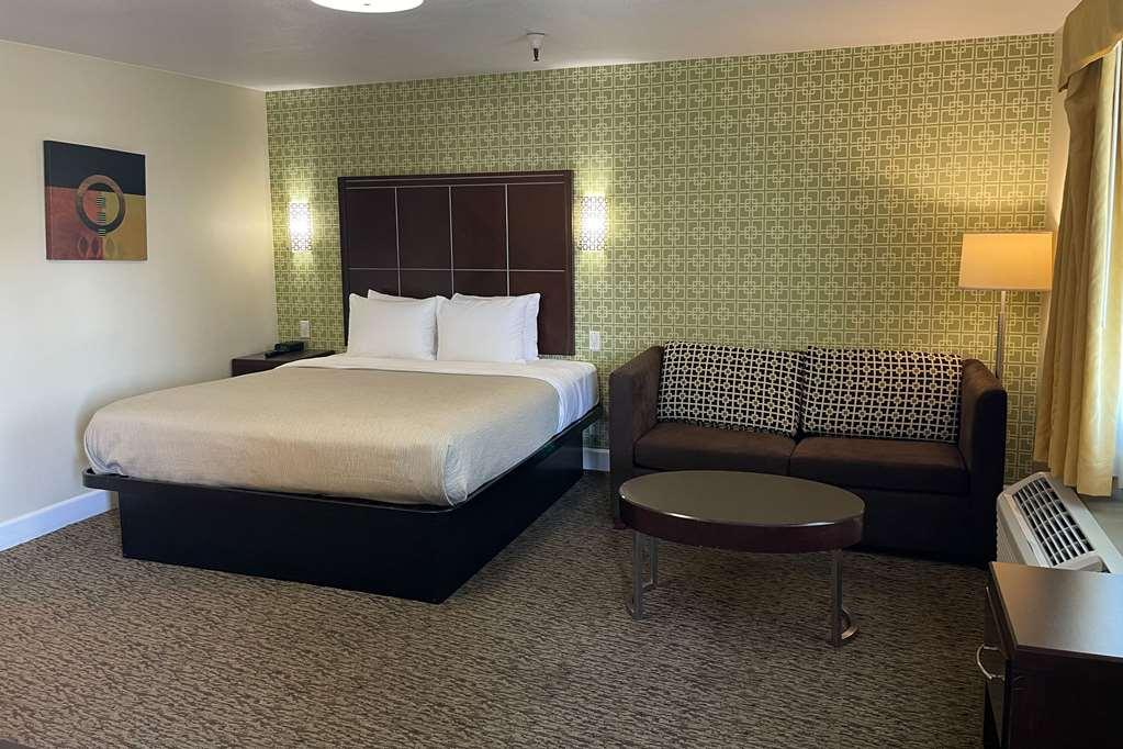 Quality Inn Ontario Airport Convention Center Room photo