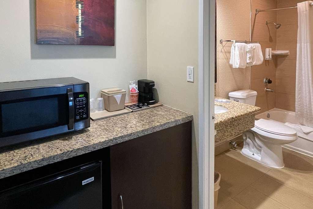 Quality Inn Ontario Airport Convention Center Room photo